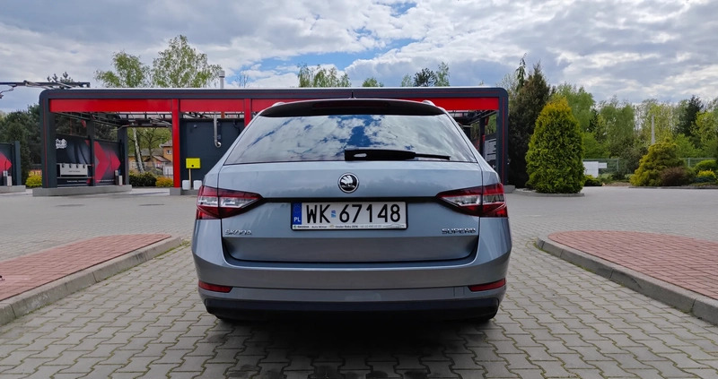 Skoda Superb cena 68000 przebieg: 82000, rok produkcji 2015 z Głubczyce małe 46